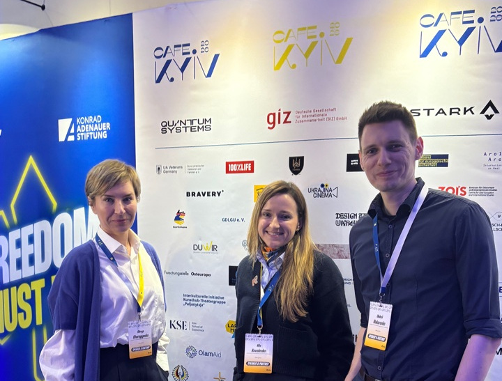 Workshop „Resilienz der Demokratie im Kampf gegen Desinformation“ beim Cafe Kyiv 2026
